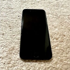 Apple iPhone 7 - 32GB - Black (Unlocked) A1660 (CDMA + GSM)